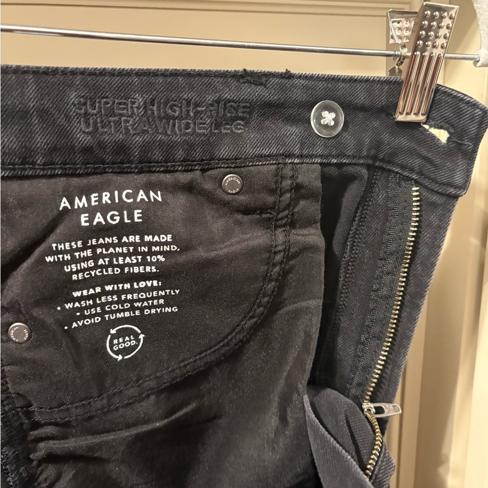 American Eagle Outfitters Women’s Black Distressed Wide Leg Jeans - Picture 5 of 6